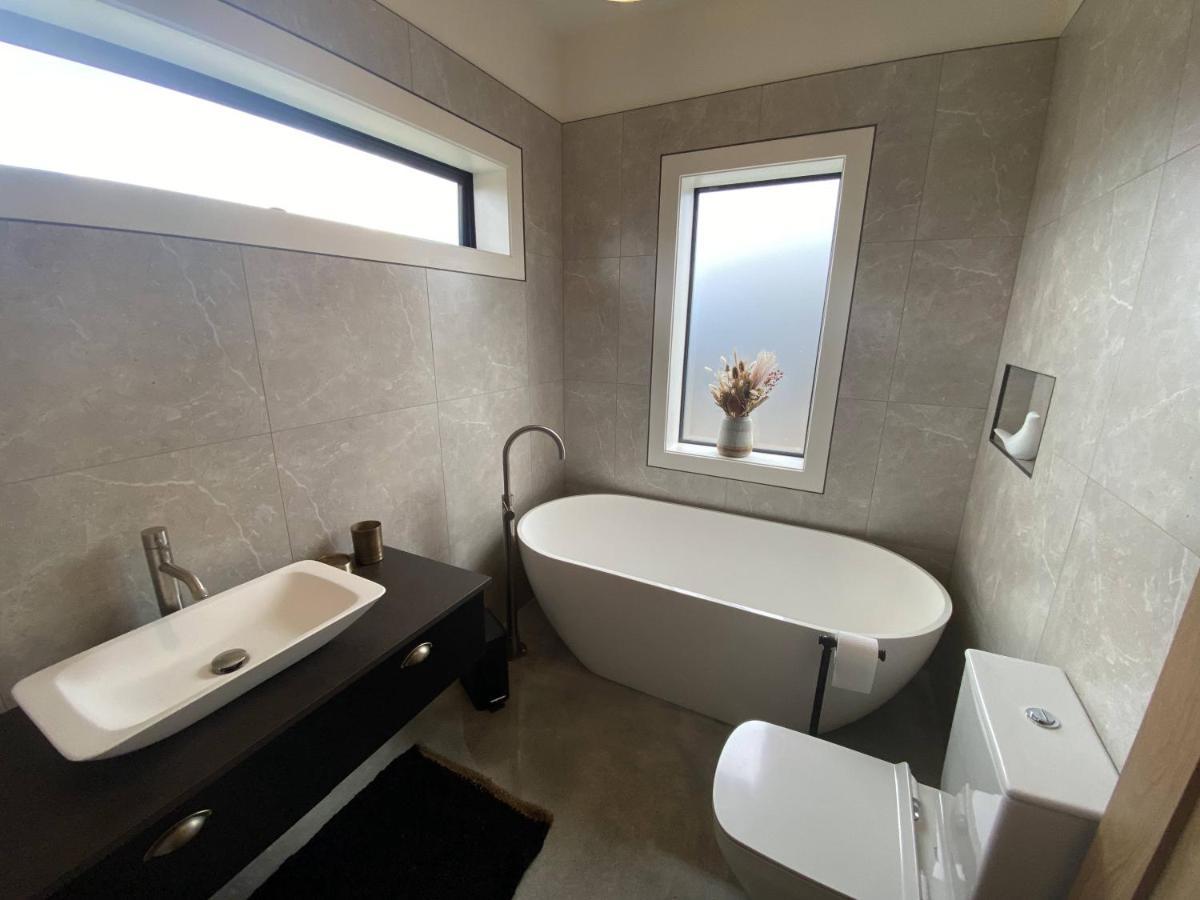 Black Stilt Retreat, Stunning Luxury Property Twizel Exterior foto